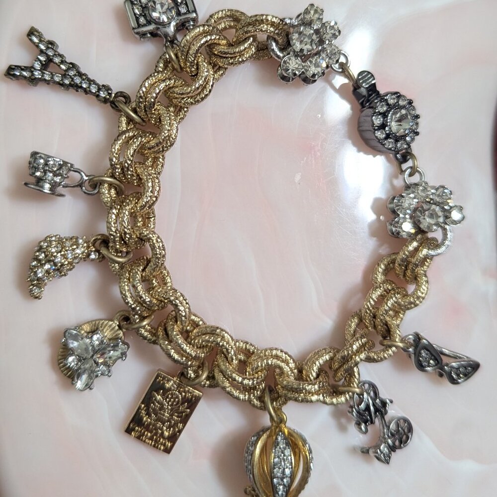 NWOT Banana Republic Charm Bracelet Gold - Picture 12 of 14